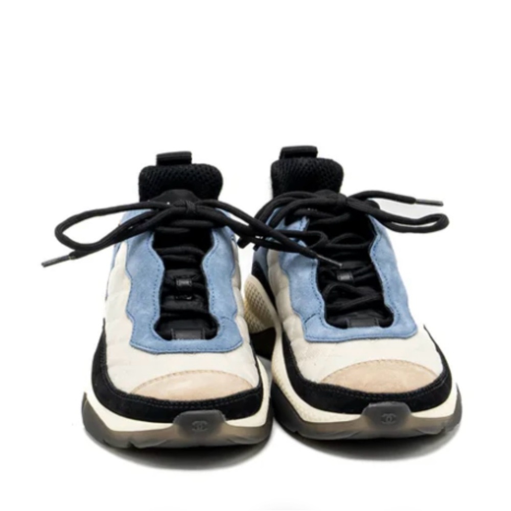 CHANEL | Women Sneakers - Picture 3 of 14